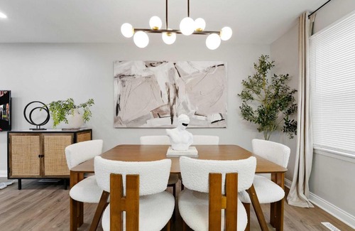 Hanover Park House | Spacious Family Getaway LCP Collection