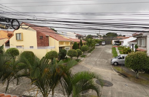 Pavas House | Family-Friendly Retreat Just 15 Minutes from San Jose