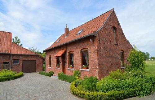 Le Bizet House | Pet-Friendly Holiday Home in Ploegsteert with Garden