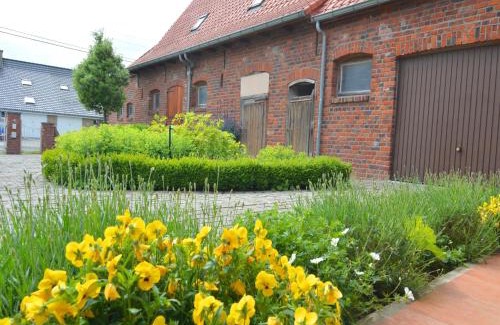 Le Bizet House | Pet-Friendly Holiday Home in Ploegsteert with Garden