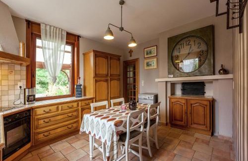 Le Bizet House | Pet-Friendly Holiday Home in Ploegsteert with Garden