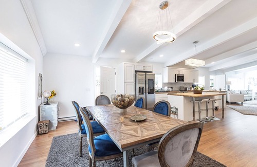 Garibaldi Highlands House | Family-Friendly Retreat with Hot Tub in Central Squamish