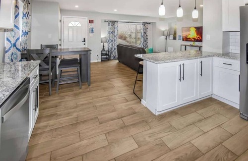 Littleton House | Top-Rated Remodeled Upper Unit with King Beds & Spa