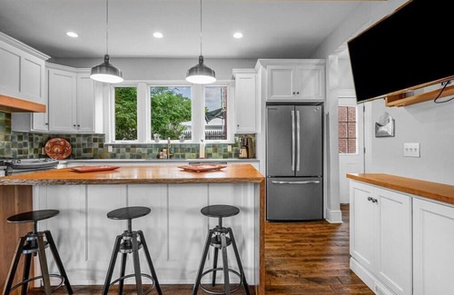 Mount Washington House | Family-Friendly Retreat in Central Mount Washington