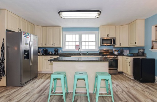 Northeast Virginia Beach House | Experience Resort Central: Walk to Beach with Amazing Amenities