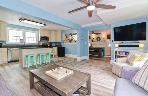 Northeast Virginia Beach House | Experience Resort Central: Walk to Beach with Amazing Amenities