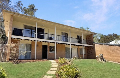 Kenmore House | Spacious Family Retreat with Pool/Pet friendly