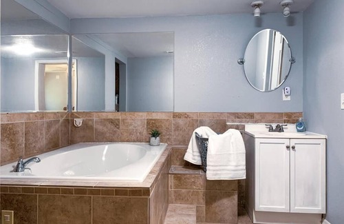 Oak Hill House | Family Retreat with Hot Tub in Prime Central Location