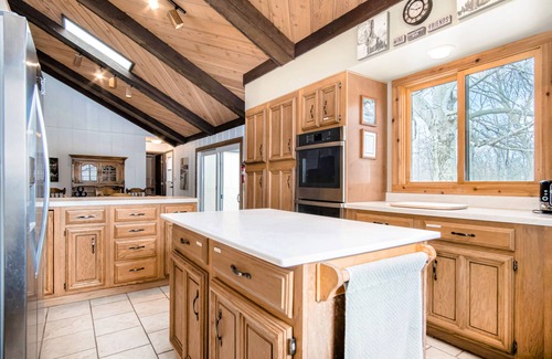 Union Pier House | Family Villa with Private Pool, WiFi & Firepit Near Beaches