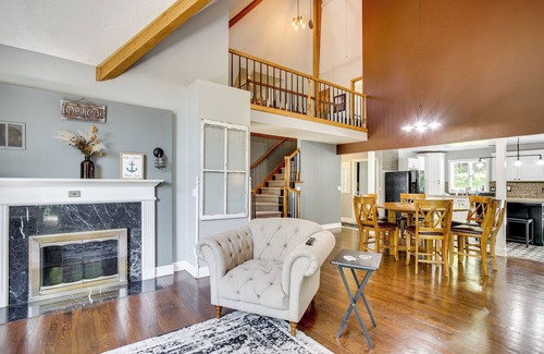 Chilton Villa | Spacious Family Villa w/Decks in Chilton!