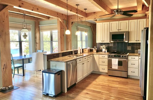 Warwick House | Idyllic Lake Farmhouse - Perfect Getaway Near NYC