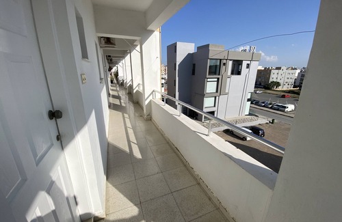 North Nicosia Apartment | Comfortable Flat in Prime Location with Pool & Breakfast