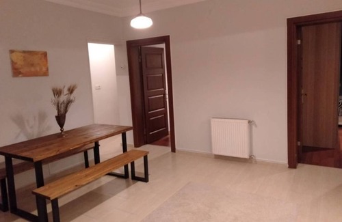 Kabatas House | Spacious Flat w/ 4 BR! 4 mins to Taksim Square