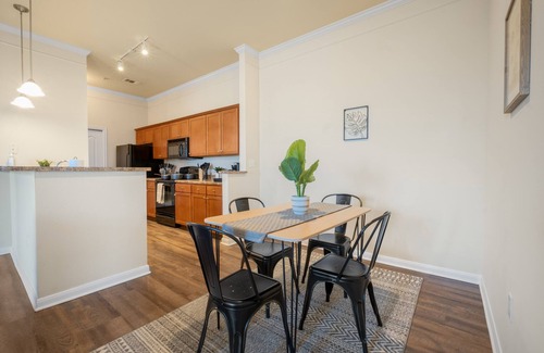 Fossil Creek House | Relaxing Flat with Hot Tub & Pool, Rated 9.8/10!
