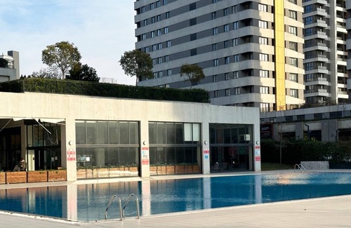 Esenyurt Apartment | Spacious Flat with Shared Pool in Esenyurt