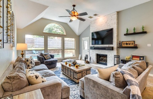 Flower Mound House | Welcoming Flower Mound Home with Pool and Pet-Friendly Amenities