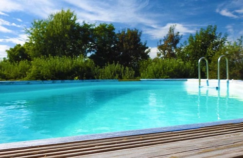 Louroux-de-Bouble Cottage | Relaxing Stay at Gite Louroux-de-Bouble with Pool & Spa