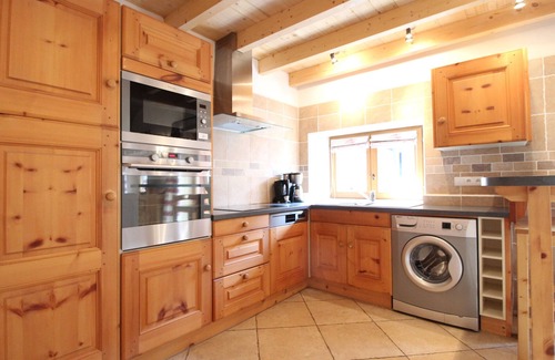 Val Cenis Apartment | Spacious Apartment in Lanslebourg-Mont-Cenis for 10 Guests