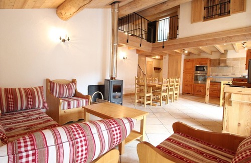 Val Cenis Apartment | Spacious Apartment in Lanslebourg-Mont-Cenis for 10 Guests