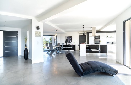 Les Adrets-de-l'Esterel Villa | Elegant Villa with Ocean Views and Spacious Garden Oasis