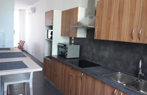 Peyrolles-en-Provence Apartment | Renovated Apartment in Unique Agricultural Setting