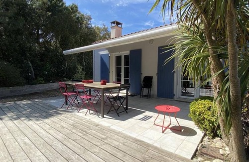 Domino House | Villa Saint-Georges-d'Oléron: Oceanfront Retreat for Families