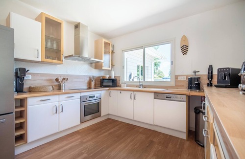 Vieux-Boucau-les-Bains Villa | Family-Friendly Beach House with Heated Pool & Ocean Views