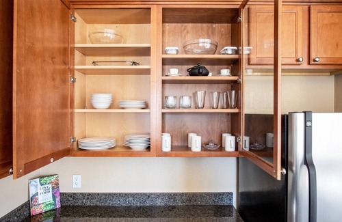 Central District Apartment | Modern Fremont 2BR with Pool, W/D & Close to Attractions