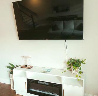 Loudon Apartment | Welcoming Renovated Townhome - Pet and Child Friendly