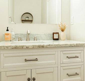 Loudon Apartment | Welcoming Renovated Townhome - Pet and Child Friendly