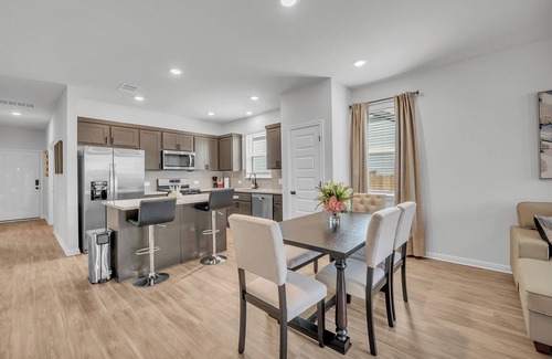 Round Rock House | Spacious fully equipped 4bed3bath home in RR close to Kalahari, parks and Austin