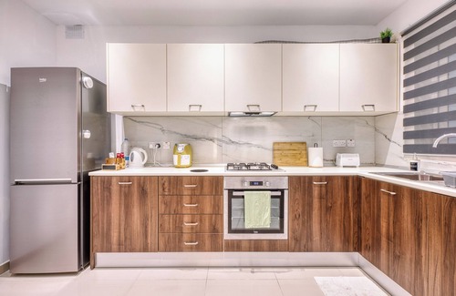 Msida Apartment | Spacious, Fully Equipped 3BR Apartment with AC, WiFi, Pool Table - Central Area