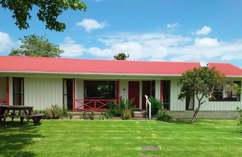 Coromandel House | Spacious/Fully fenced/Pet Friendly/Internet - 250m to Township.