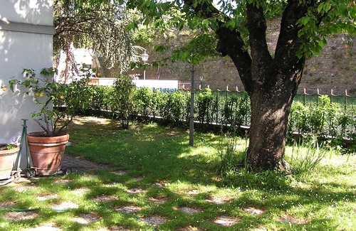 Sansepolcro Apartment | Pet-Friendly Garden Apartment Steps from Town Centre