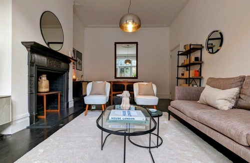 Belsize Apartment | Serene Garden Apartment in Leafy Belsize Park