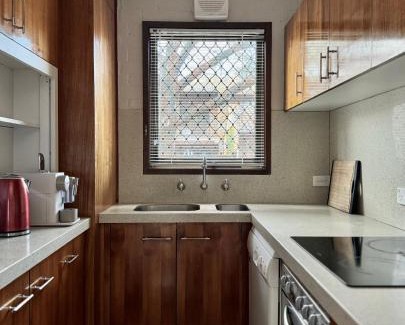 Braddon Apartment | Spacious garden apartment