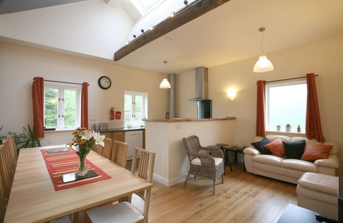 Millers Dale House | Guest Rated 10/10: Holiday Home with Private Garden