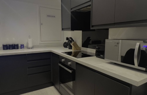 Royal Tunbridge Wells Apartment | Stylish Boutique 2 Bed Apartment in Central Location
