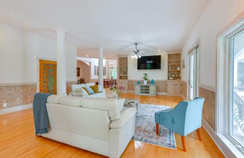 Albany House | Inviting Georgia Vacation Rental with Large Deck & Spa