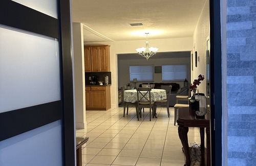 Leisure City House | Ideal Getaway Home with Hot Tub and Spa Amenities