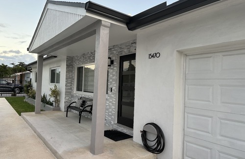 Leisure City House | Ideal Getaway Home with Hot Tub and Spa Amenities