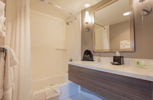 Anaheim Resort Hotel | Budget-Friendly Getaway: 3 Units Near Anaheim GardenWalk
