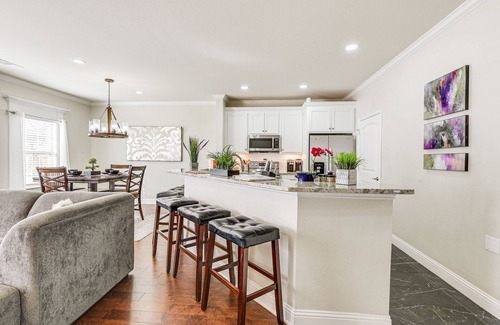 Grand Prairie House | Guest Rated 10/10: Grand Prairie Home with Patio & Spa