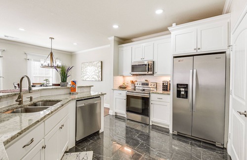 Grand Prairie House | Guest Rated 10/10: Grand Prairie Home with Patio & Spa