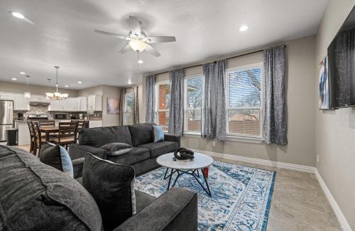 South Arlington House | Spacious Grand Prairie Getaway