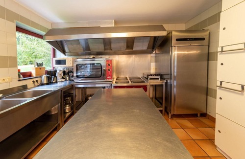 Trois-Ponts House | Idyllic Retreat in Wanne with Garden and Family Amenities
