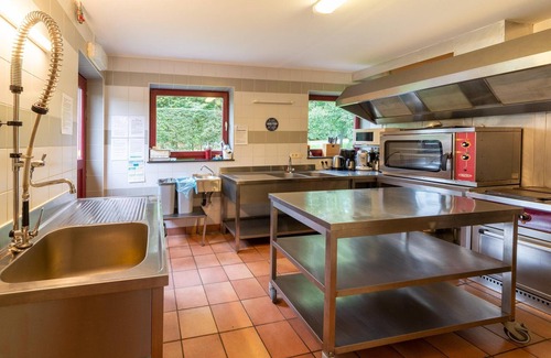 Trois-Ponts House | Idyllic Retreat in Wanne with Garden and Family Amenities