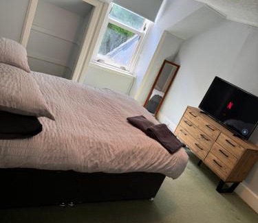Wick Apartment | Family-Friendly 3 Bed Harbour House by the Waterfront