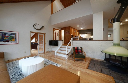 Athens House | Discover a Hidden Gem in Athens, OH with Pool & Pet Perks