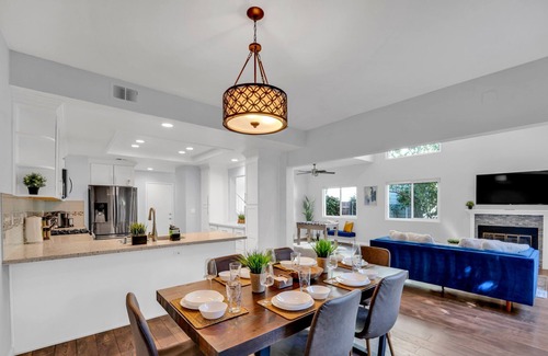 Ardenwood House | Stunning Fremont Home with Private Yard & King Bed